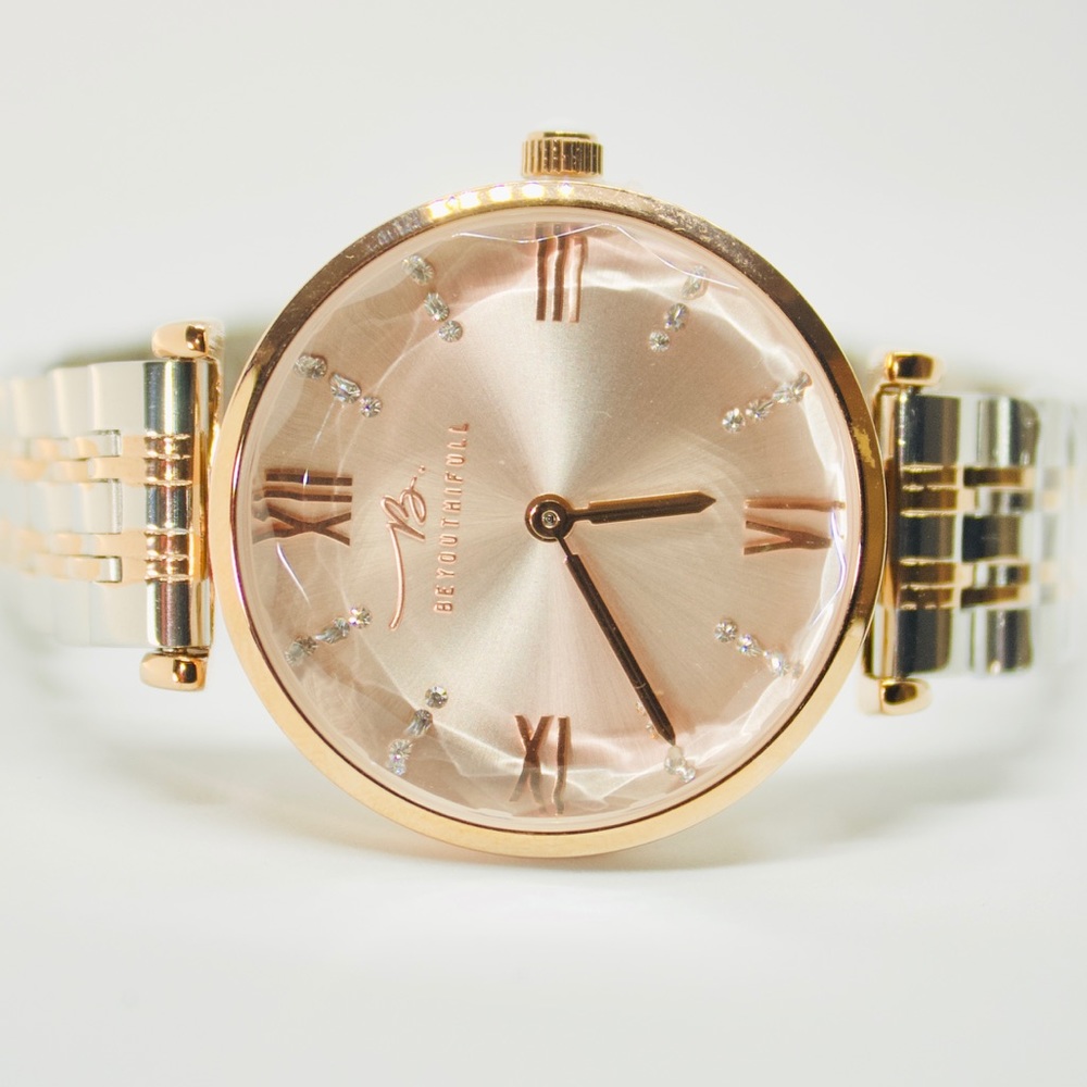 Quartz Watch in Rose Gold - Picture 11 of 16